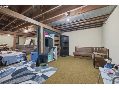 12101 SE Lincoln Street Portland OR 97216