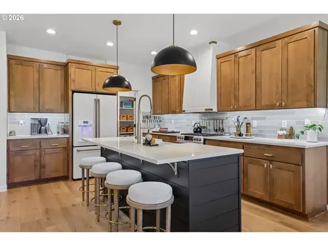 2031 E 9th Street La Center WA 98629