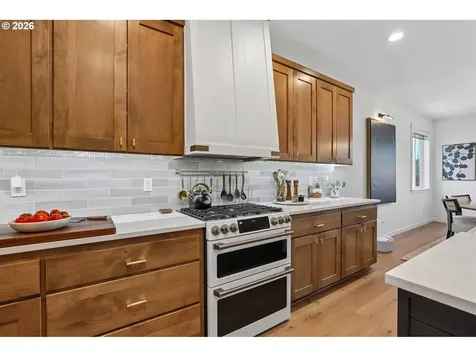 2031 E 9th Street La Center WA 98629