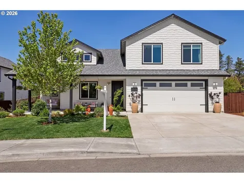 2031 E 9th Street La Center WA 98629