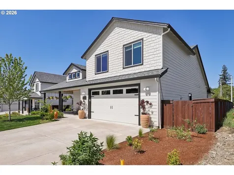 2031 E 9th Street La Center WA 98629