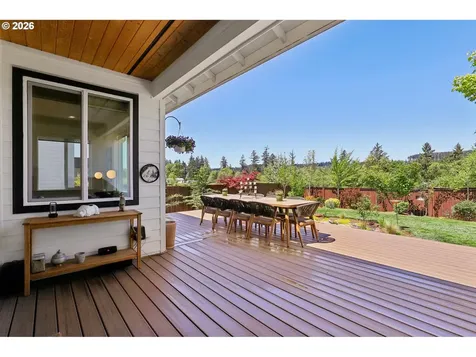 2031 E 9th Street La Center WA 98629