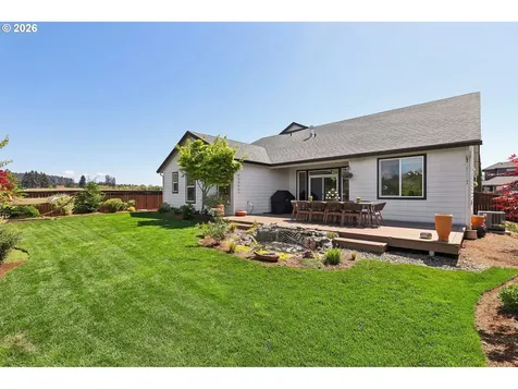 2031 E 9th Street La Center WA 98629
