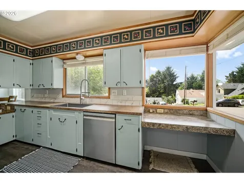2341 NE 35th Street Lincoln City OR 97367