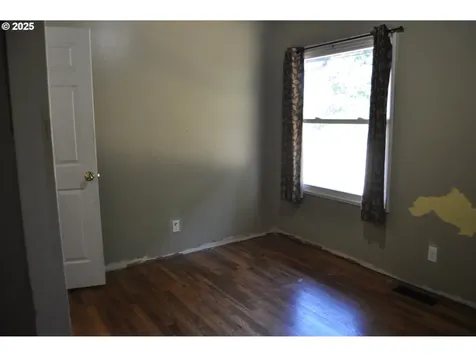 1529 Brentwood Avenue Eugene OR 97404