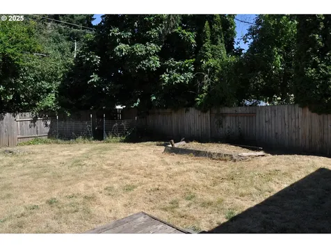 1529 Brentwood Avenue Eugene OR 97404