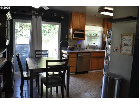 1529 Brentwood Avenue Eugene OR 97404