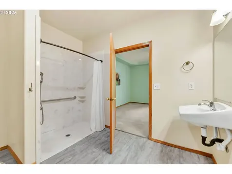 1041 Irving Road Eugene OR 97404