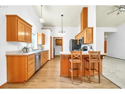 1041 Irving Road Eugene OR 97404