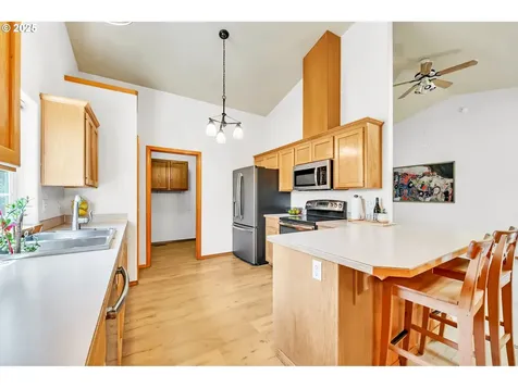 1041 Irving Road Eugene OR 97404