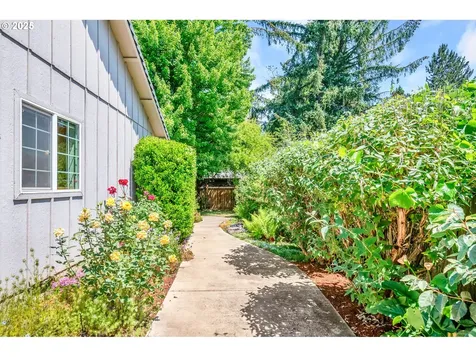 1041 Irving Road Eugene OR 97404