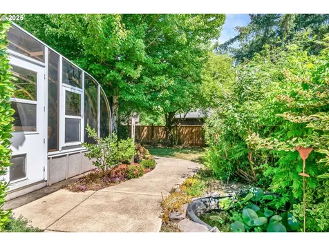1041 Irving Road Eugene OR 97404
