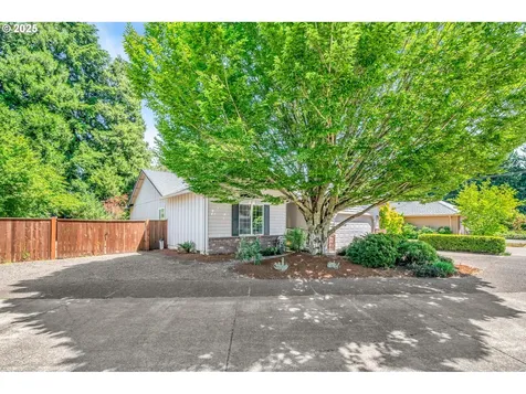 1041 Irving Road Eugene OR 97404
