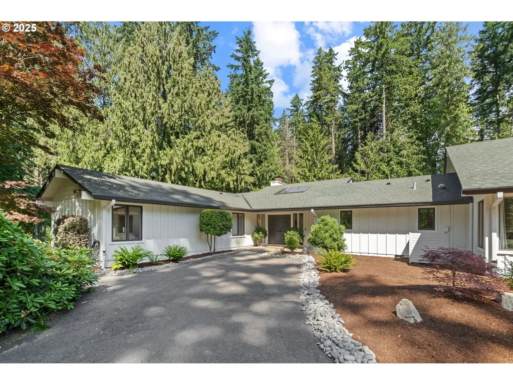 15735 NE Browndale Farm Road Aurora OR 97002