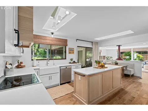 15735 NE Browndale Farm Road Aurora OR 97002