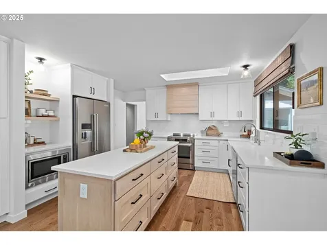 15735 NE Browndale Farm Road Aurora OR 97002