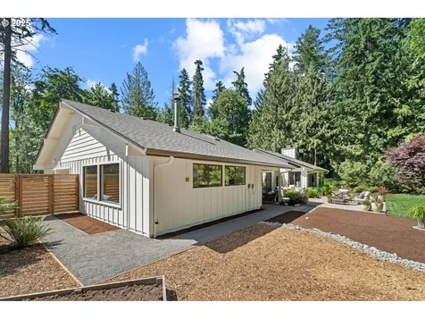 15735 NE Browndale Farm Road Aurora OR 97002