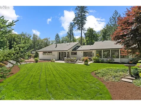 15735 NE Browndale Farm Road Aurora OR 97002