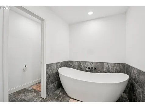 1324 Farrvista Drive West Linn OR 97068