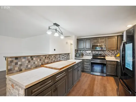 1324 Farrvista Drive West Linn OR 97068
