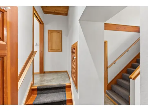 92033 Deadwood Creek Road Deadwood OR 97430