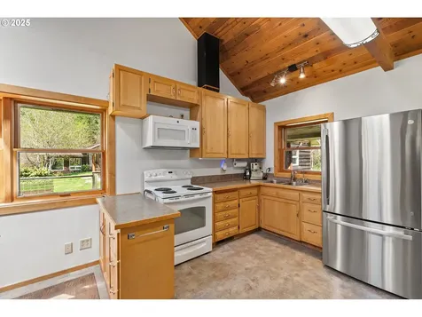 92033 Deadwood Creek Road Deadwood OR 97430