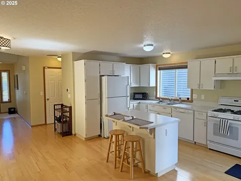 7046 N Pierce Avenue Portland OR 97203