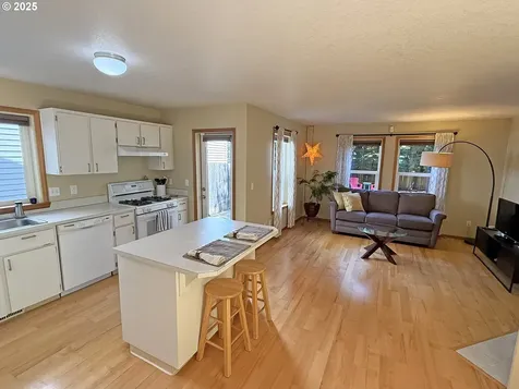 7046 N Pierce Avenue Portland OR 97203