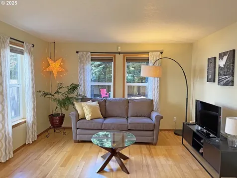 7046 N Pierce Avenue Portland OR 97203