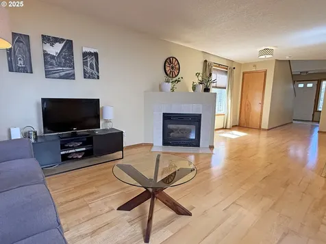 7046 N Pierce Avenue Portland OR 97203