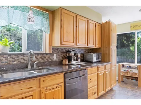 2922 Allen Street Kelso WA 98626