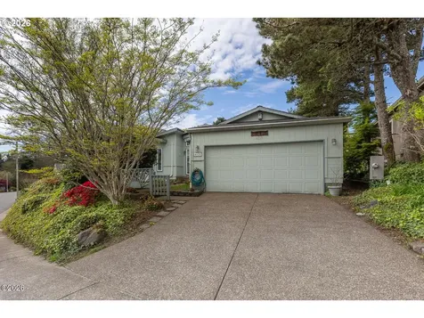 4625 NE Voyage Avenue Lincoln City OR 97367