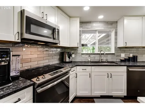 1088 Linda Lane Springfield OR 97478