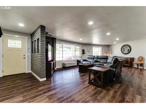 1088 Linda Lane Springfield OR 97478