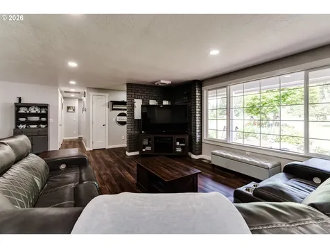 1088 Linda Lane Springfield OR 97478