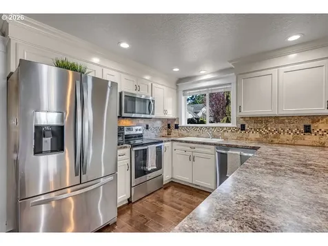 4460 Morfitt Street Hubbard OR 97032