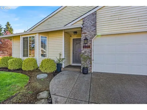 4460 Morfitt Street Hubbard OR 97032