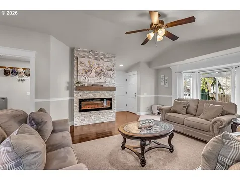 4460 Morfitt Street Hubbard OR 97032