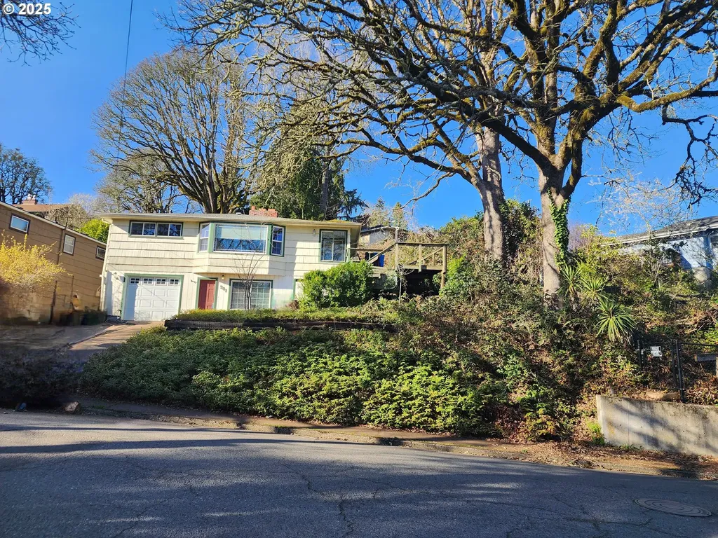 941 Cascade Drive NW Salem OR 97304