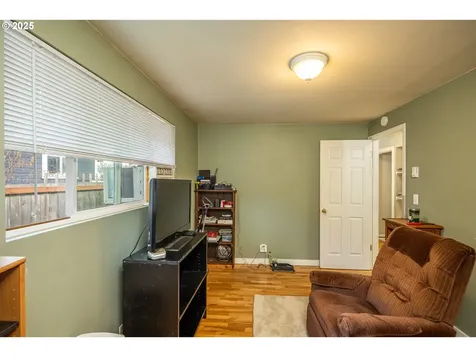 460 W Oregon Avenue Creswell OR 97426