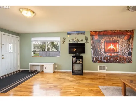 460 W Oregon Avenue Creswell OR 97426