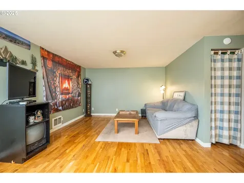 460 W Oregon Avenue Creswell OR 97426