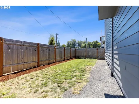 1033 E Ginger Root Court Newberg OR 97132