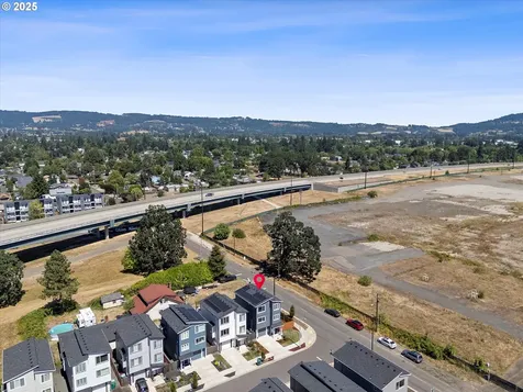 1033 E Ginger Root Court Newberg OR 97132
