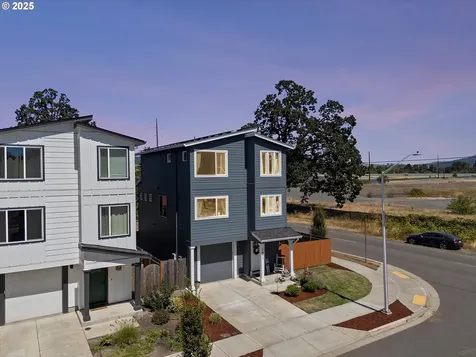 1033 E Ginger Root Court Newberg OR 97132