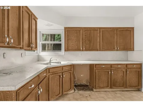7101 SE 122nd Avenue Portland OR 97236