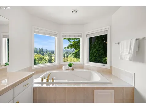 2360 Michael Drive West Linn OR 97068