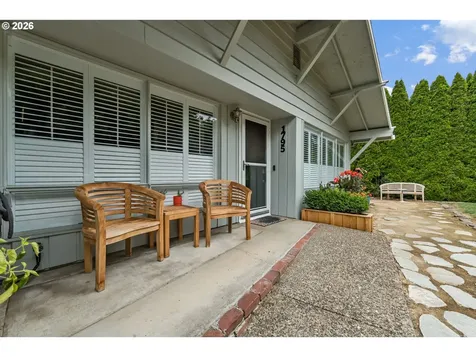 1795 Fernwood Drive Lake Oswego OR 97034