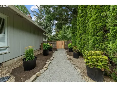 1795 Fernwood Drive Lake Oswego OR 97034
