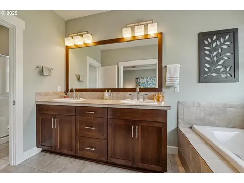 3033 NE Malachi Way Albany OR 97321